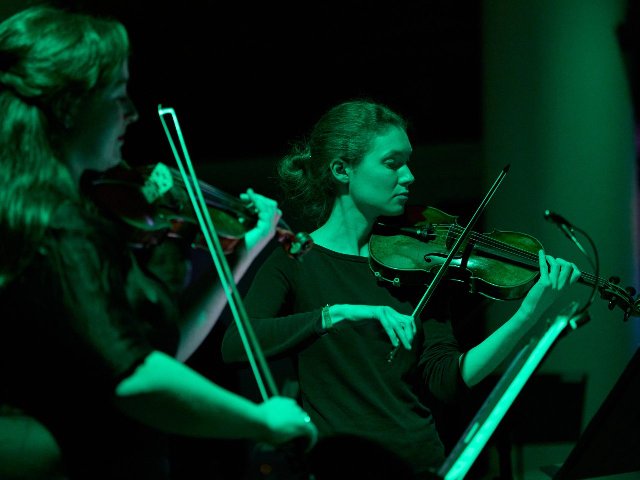 Violinists Imogen Brewer & Emma Purslow